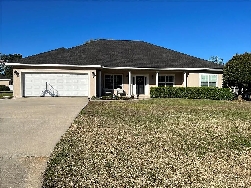 3 bed, 2.0 bath, 2037 sqft, $2,300 — Photo 1
