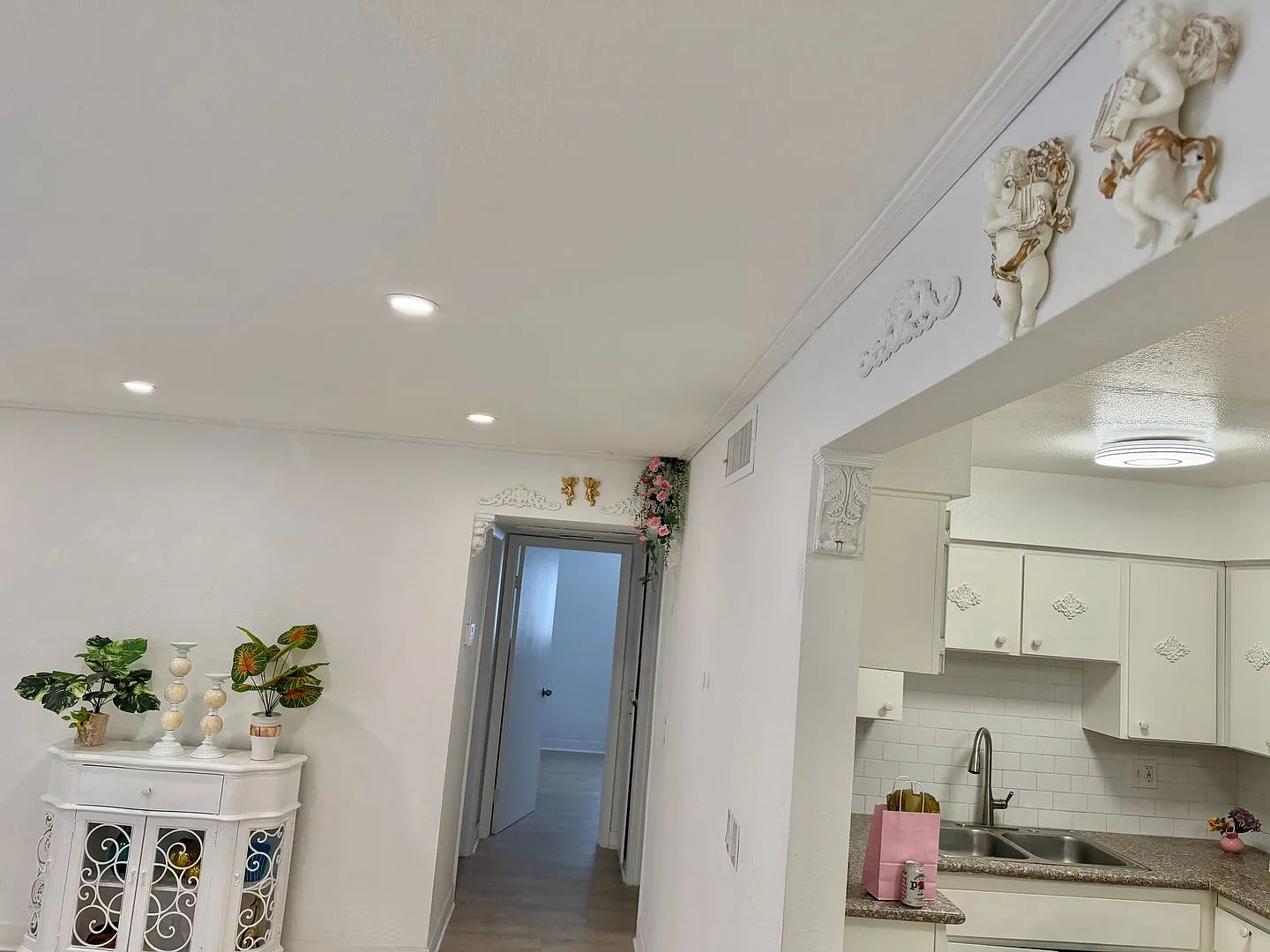 Charming 2-Bedroom First-Floor Corner Condo | Central Las Vegas — Photo 4