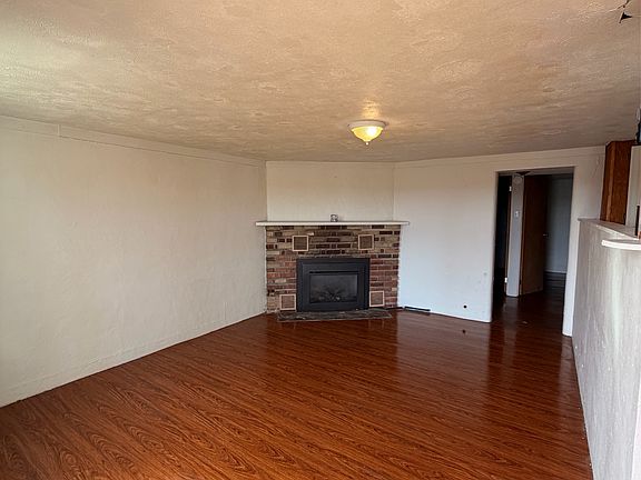 2nd image of 37 Biggs Ln #1