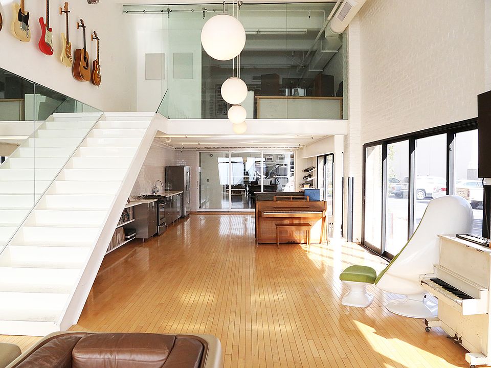 1st image of 1850 Industrial St APT 107