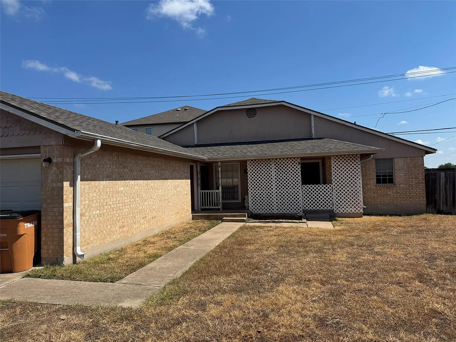 2 bed, 2.0 bath, 915 sqft, $1,400 — Photo 1
