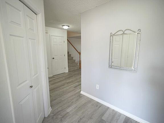 4th image of 2556 Northfield Ln