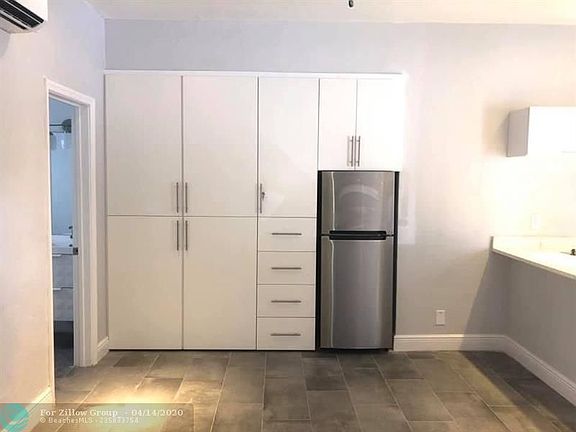 2nd image of 824 NE 4th St #302
