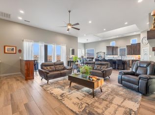 704 Gregg Rd NE, Rio Rancho, NM 87124
