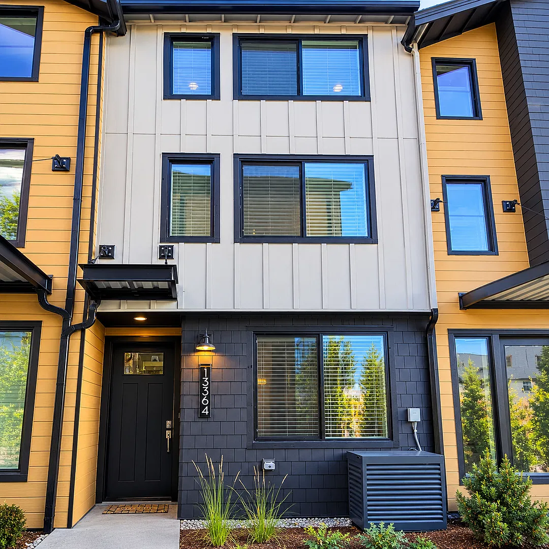 3Bd/3.5Ba Woodinville Townhome — Photo 1