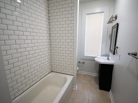 3rd image of 1713 Termon Ave #8