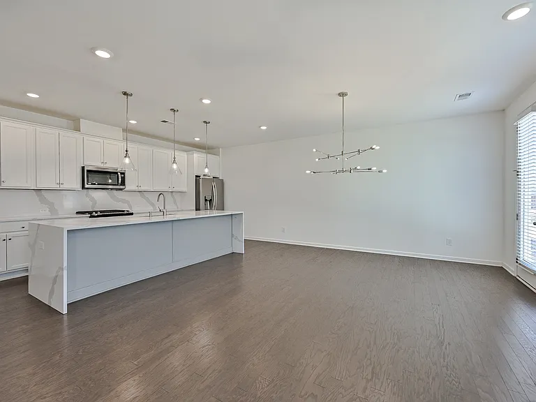 3928 Hester St — Photo 11