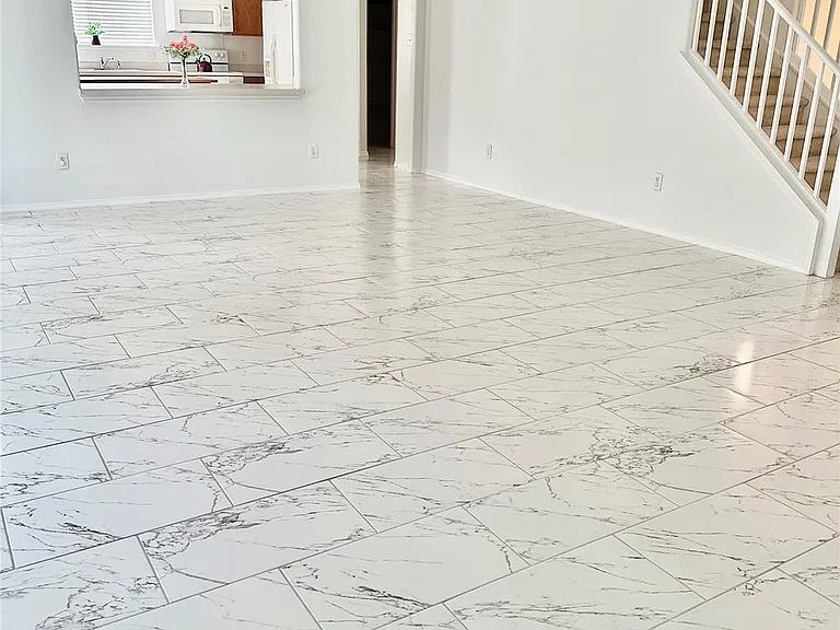 521 Paladen Pl — Photo 2