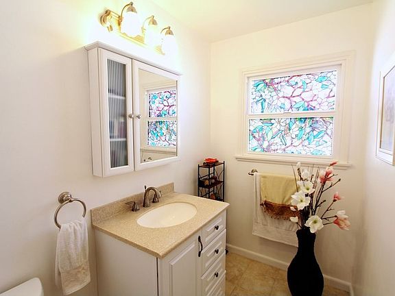 5th image of 22949 Ingomar St