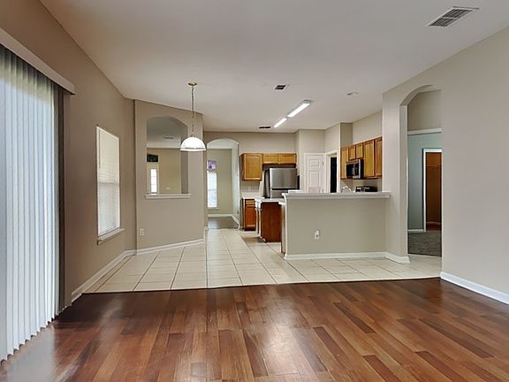4th image of 10136 Lancashire Dr