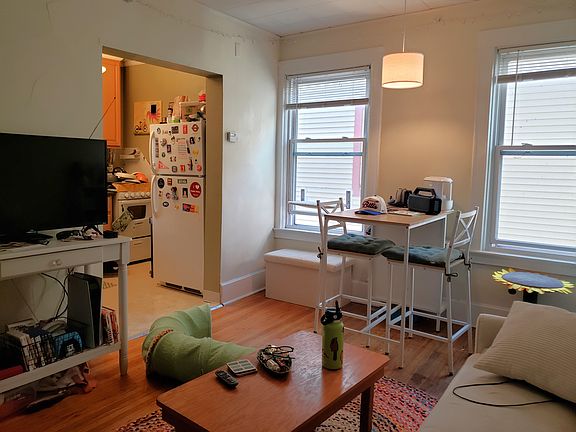 2nd image of 321 W Wilson St #4