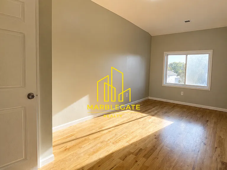 297 Ellis Ave #33 — Photo 4