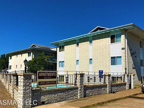 2nd image of 2821 Emerson Ave #9