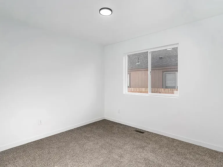 1020 E Decatur Ave — Photo 20