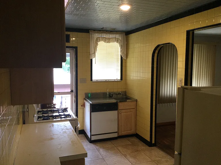 3332 Parkview Ave — Photo 10