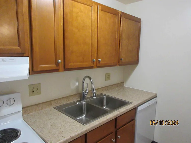 N111W15623 Vienna Ct #14 — Photo 8