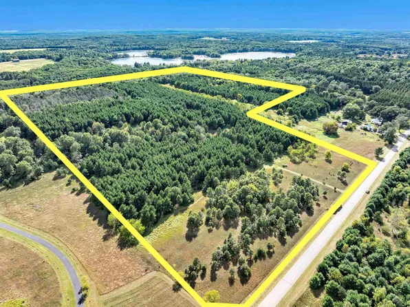 Twin Lake Rd, Waupaca, WI 54981
