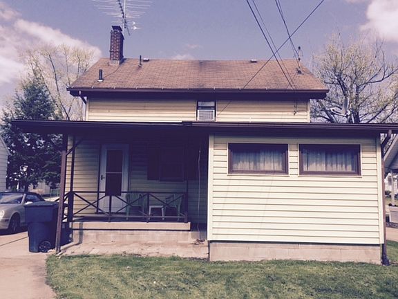2nd image of 891 Oak Knoll Ave SE