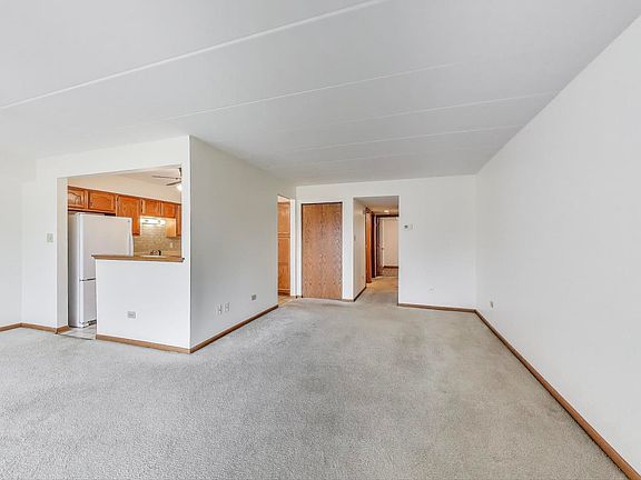 5th image of 7545 Sheridan Dr APT 1C