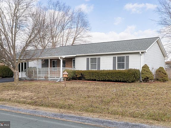 3rd image of 150 Nightingale Ave