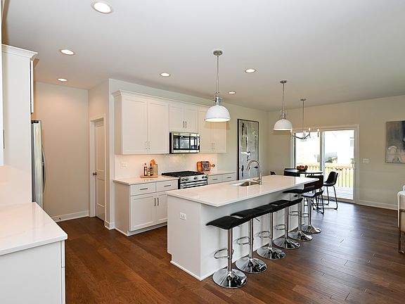 2nd image of 514 Cora Ln