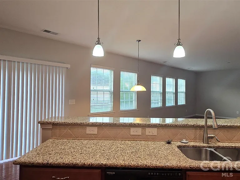 10427 Paisley Abbey Ln — Photo 4