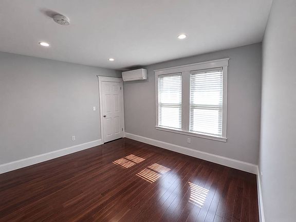 4th image of 8 Maplewood St #2A