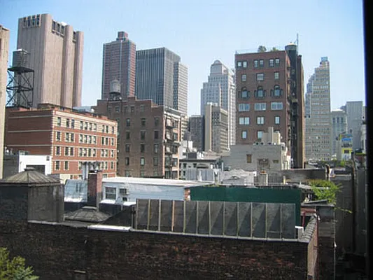 Rented by Tabak Real Estate | media 10