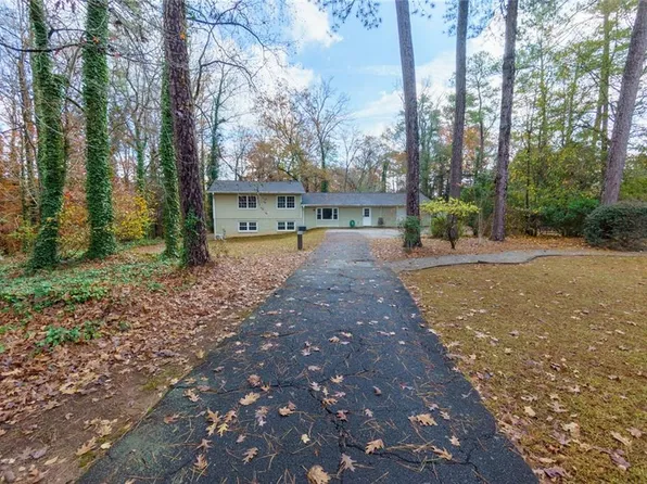 110 Robin Rd SE, Marietta, GA 30067