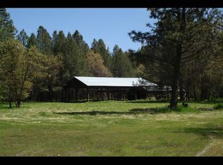 1700 Azalea Dr, Grants Pass, OR 97526