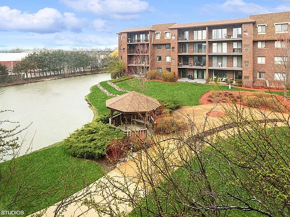 2nd image of 51 Old Oak Dr APT 309