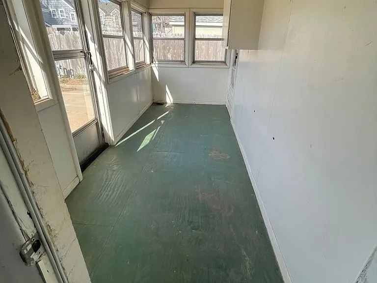 3809 Forest Ave — Photo 8