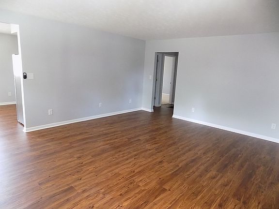 4th image of 23706 Chicago St #200