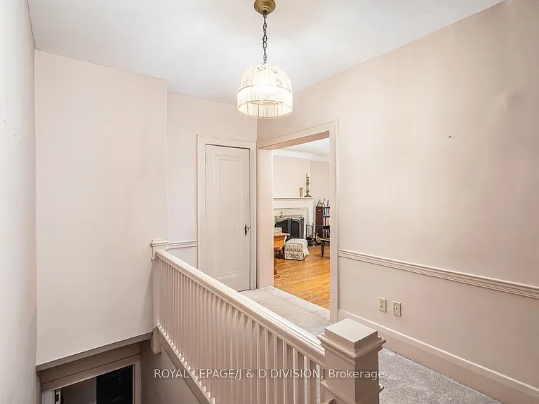 58 Lascelles Blvd — Photo 2