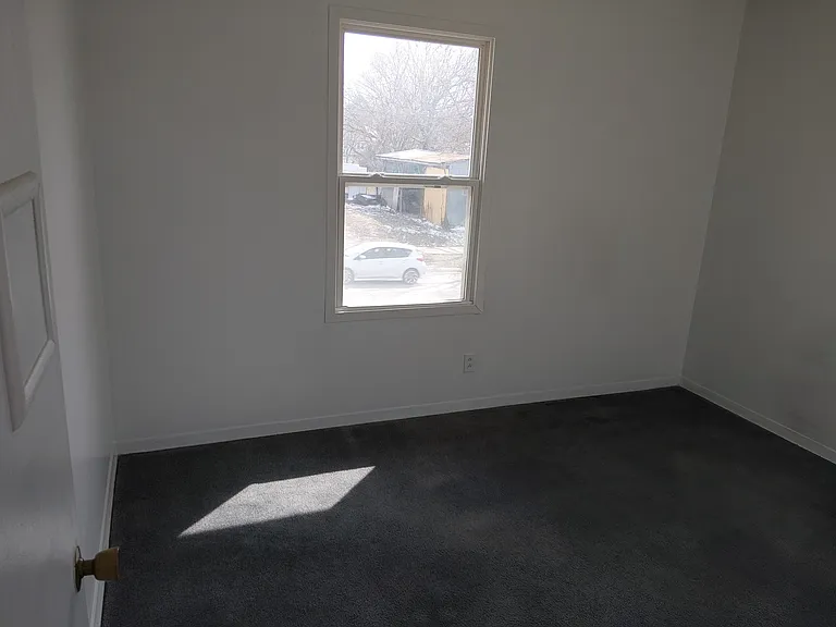 303 S State St #2-C — Photo 23