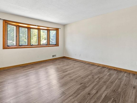 5th image of 2090 Carnelian Ln