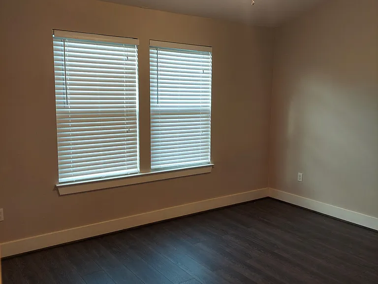 upstairs bedroom 2