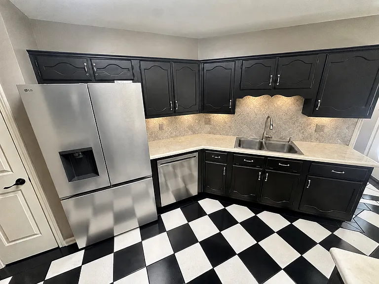3211 Shadow Green Ln — Photo 11