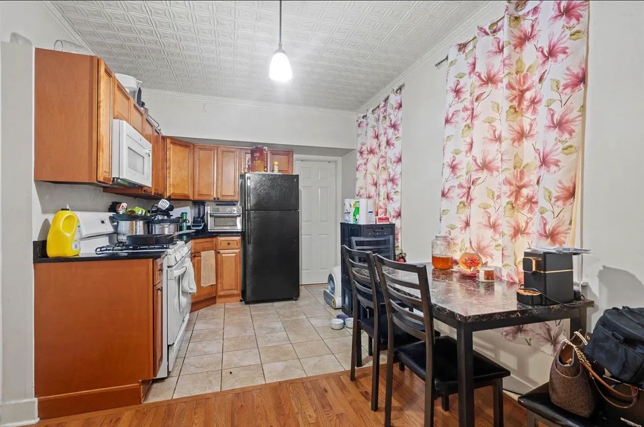 2 bed, $2,300 — Photo 3