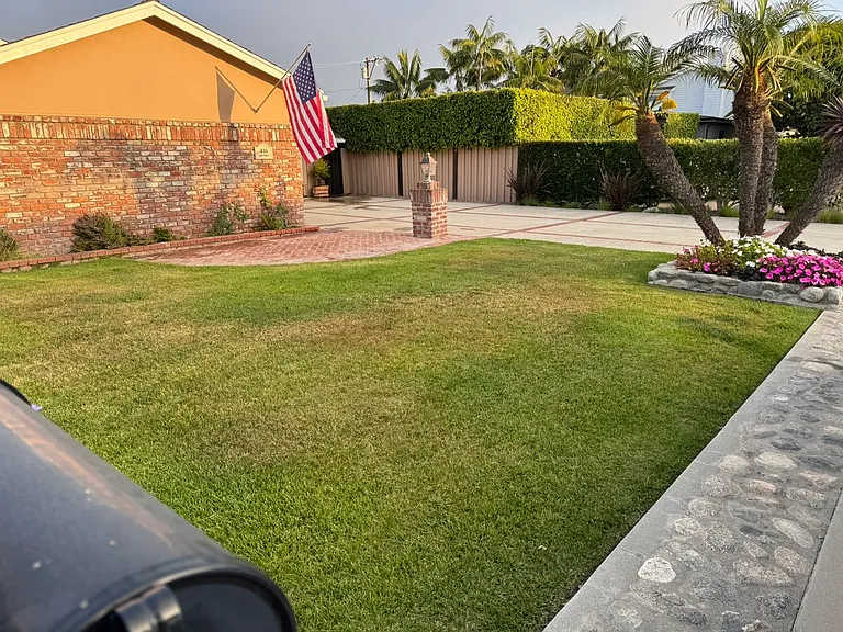 416 Aliso Ave — Photo 12