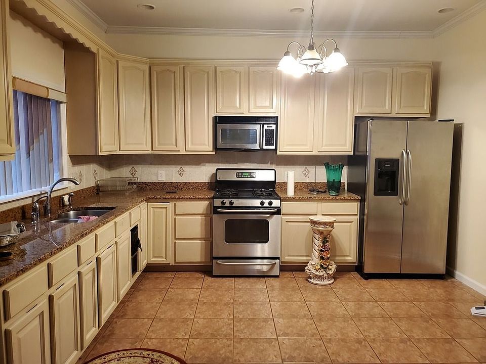 1st image of 9114 89th St #1