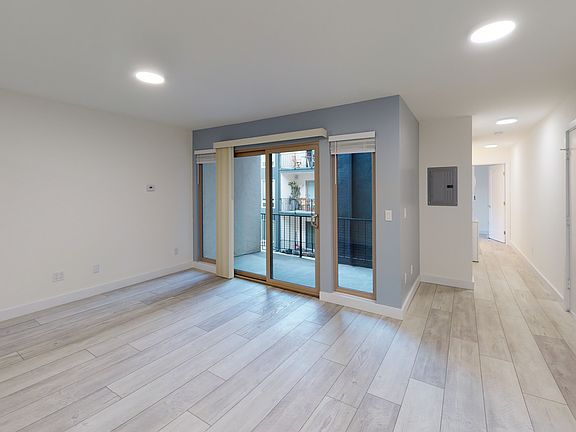 2520-College-Unit-208-Photo-3