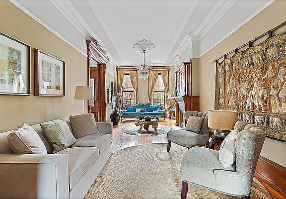 3rd image of 584 Jefferson Ave #1
