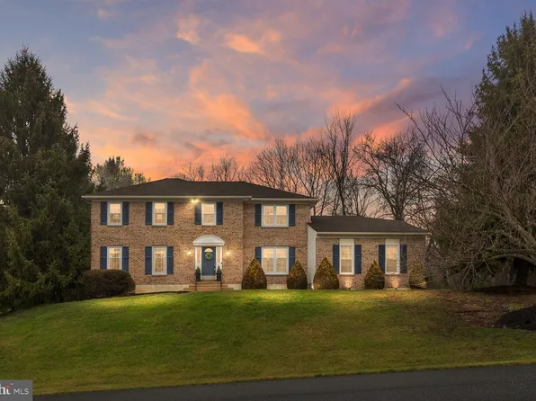 2 Amaranth Dr, Newark, DE 19711