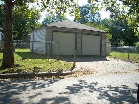 2nd image of 6502 Petain Ave