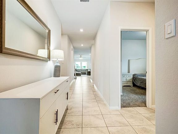 2nd image of 6076 Pearland Pl