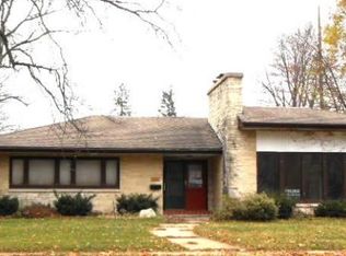 1214 E Milwaukee St, Janesville, WI 53545