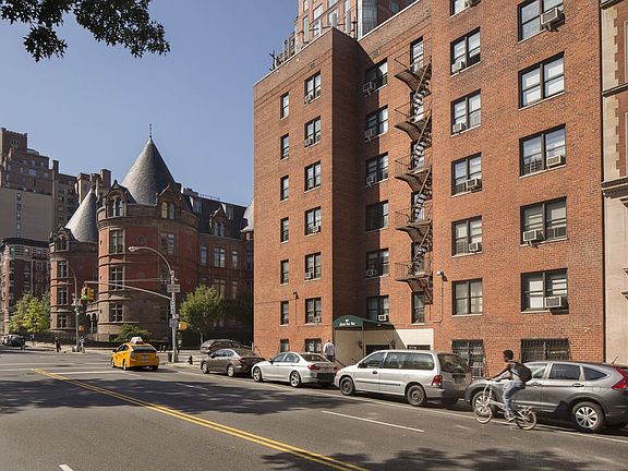 4th image of 461 Central Park W APT 4A