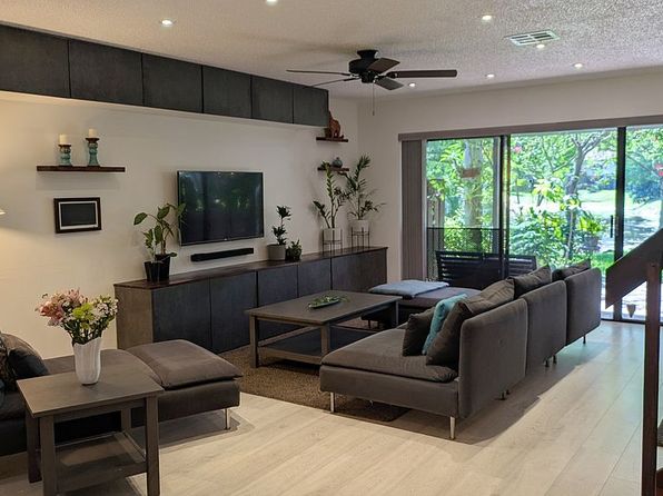 4344 Carambola Cir N