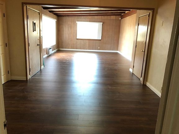 3rd image of 3159 Del Mar Ave